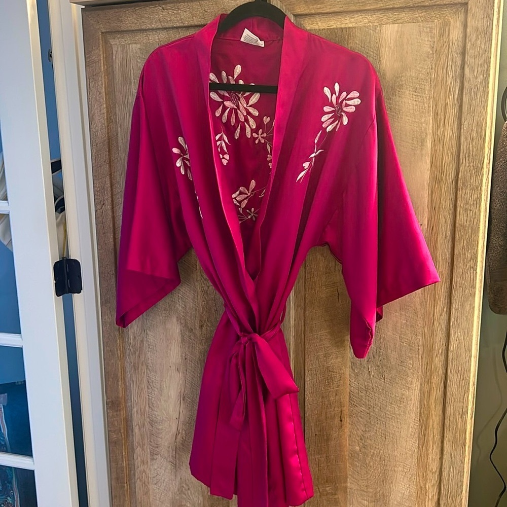 Elyse roomy small vintage poly robe kimono raspberry pink floral embr boho